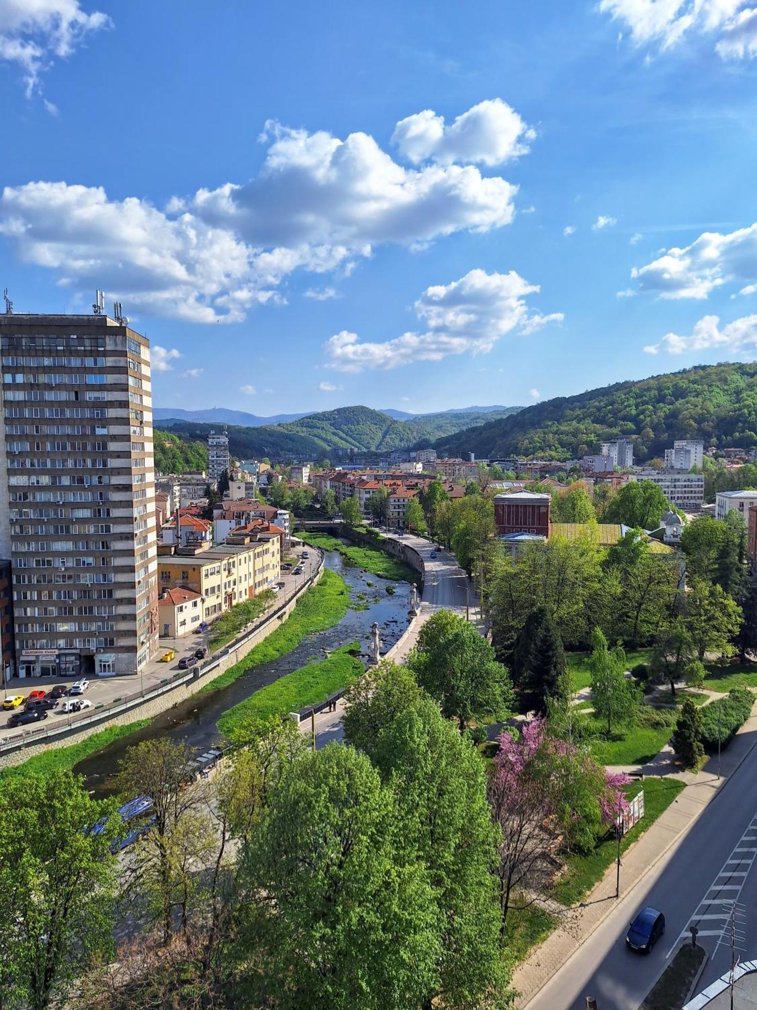 Студио Даневски-Balkan Tower Gabrovo Exteriör bild